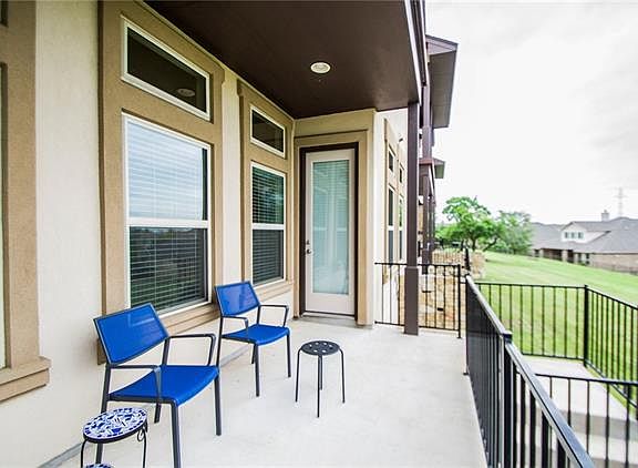 4th image of 321 Lombardia Dr #21AR
