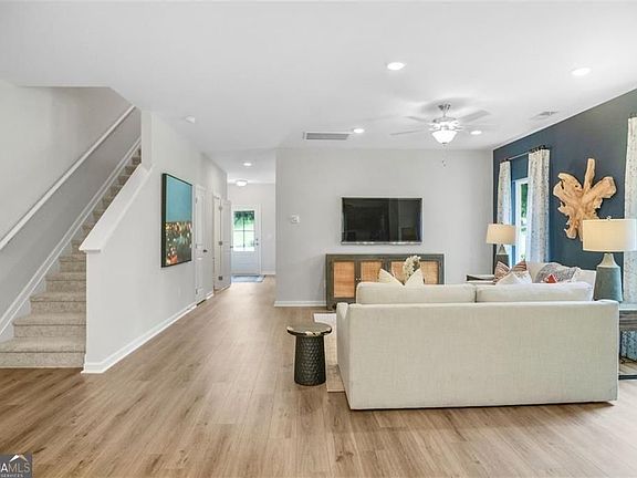 3rd image of 86 Alameda St #122