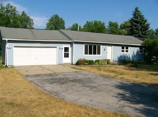 2096 Maywood St, Lapeer, MI 48446