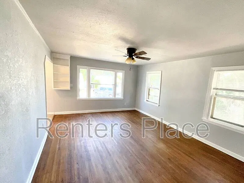 4 bed, 2.0 bath, 1350 sqft, $1,500 — Photo 4