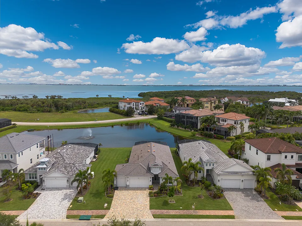 5504 Title Row Dr