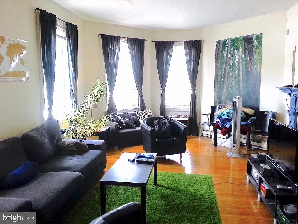 1 bed, 1.0 bath, 475 sqft, $1,250 — Photo 2