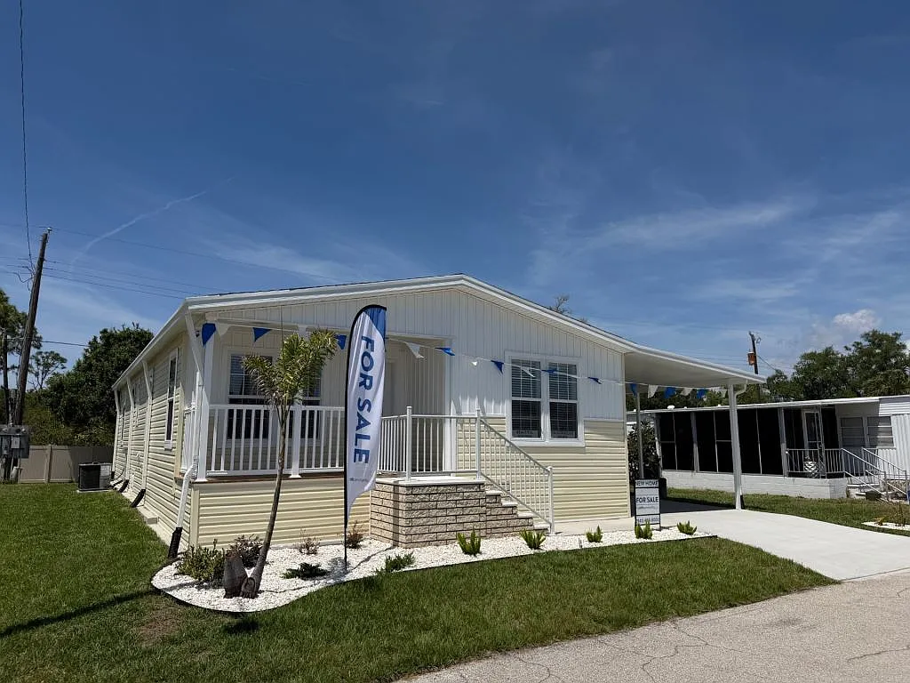 3 bed, 2.0 bath, 1564 sqft, $1,499 — Photo 2