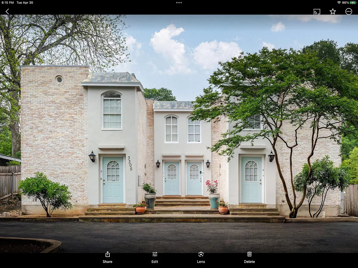 Photo 1 of 20 - 3305 Tom Green St #B - Austin, TX Primary Photo - 3305 Tom Green St #B