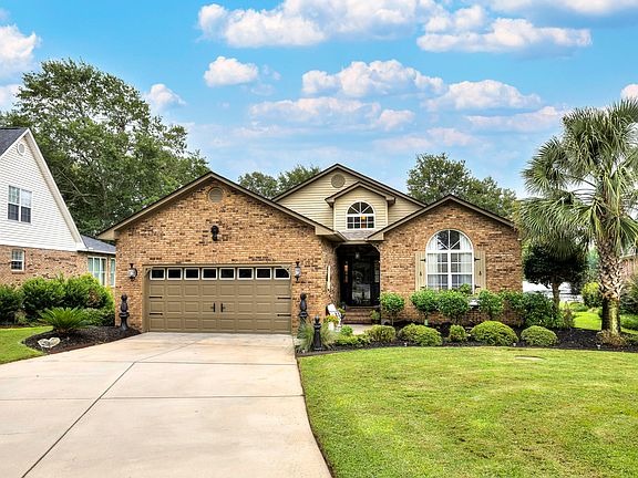 3rd image of 209 Ridge Lake Dr