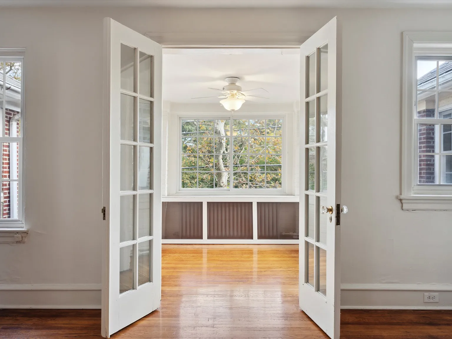 2 bed, 800 sqft, $2,300 — Photo 1