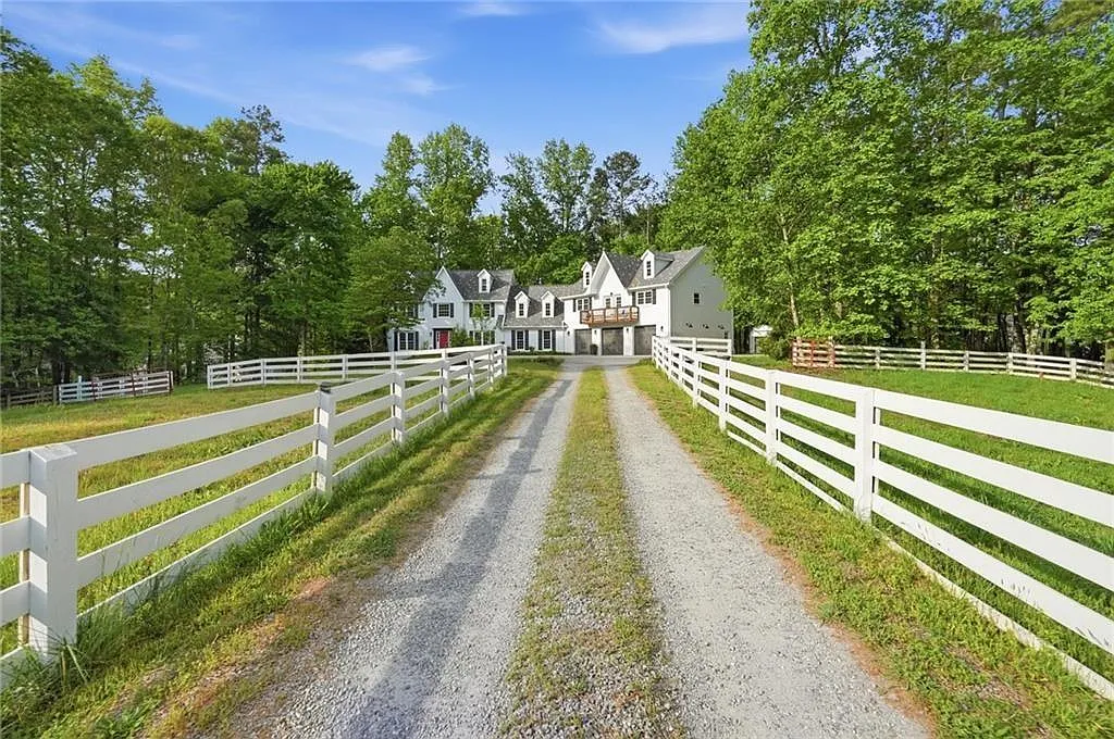5 bed, 3.5 bath, 4185 sqft, $7,000 — Photo 3