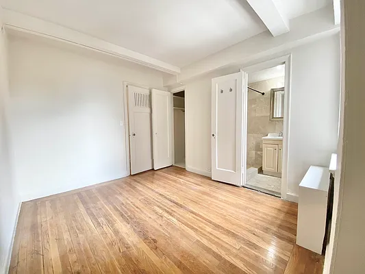 Rented by Bond New York | media 22