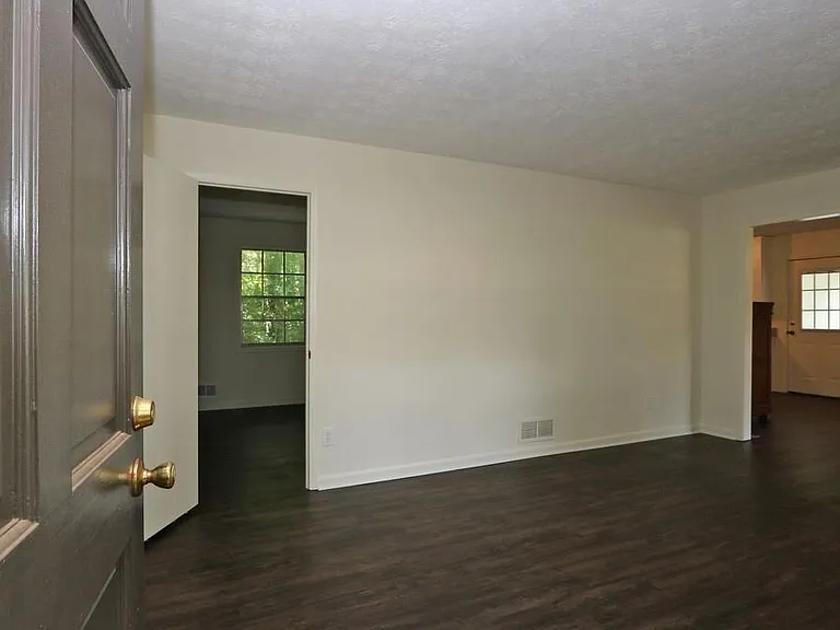 4215 Fawn Ln SE — Photo 3