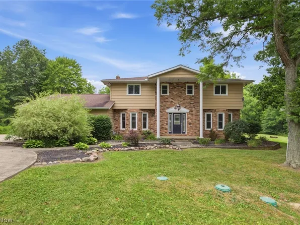 11425 Peach Tree Dr, Chesterland, OH 44026