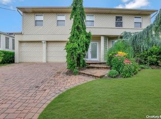 3225 Hewlett Ave, Merrick, NY 11566