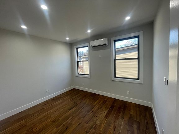 4th image of 118 Osgood Ave Floor 2