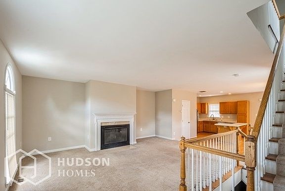 3rd image of 44 Victoria Sq