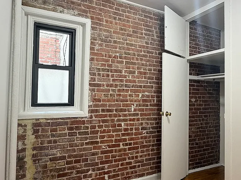 1109 1st Ave #5A — Photo 11