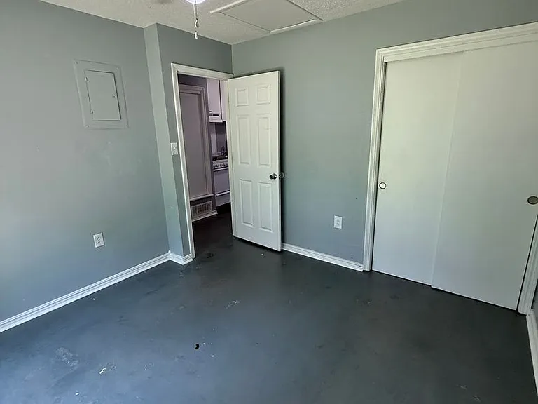 210 E Parkway Dr #A-D — Photo 10