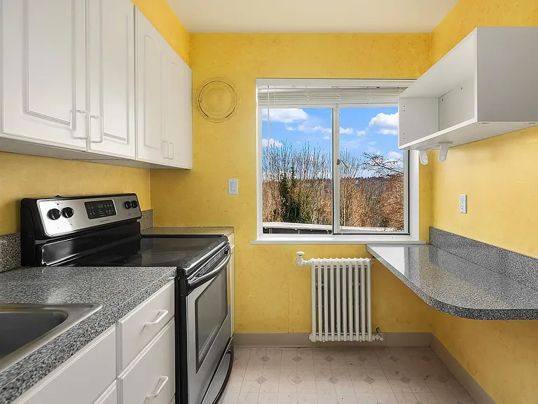 1800 Taylor Ave N #112 — Photo 9