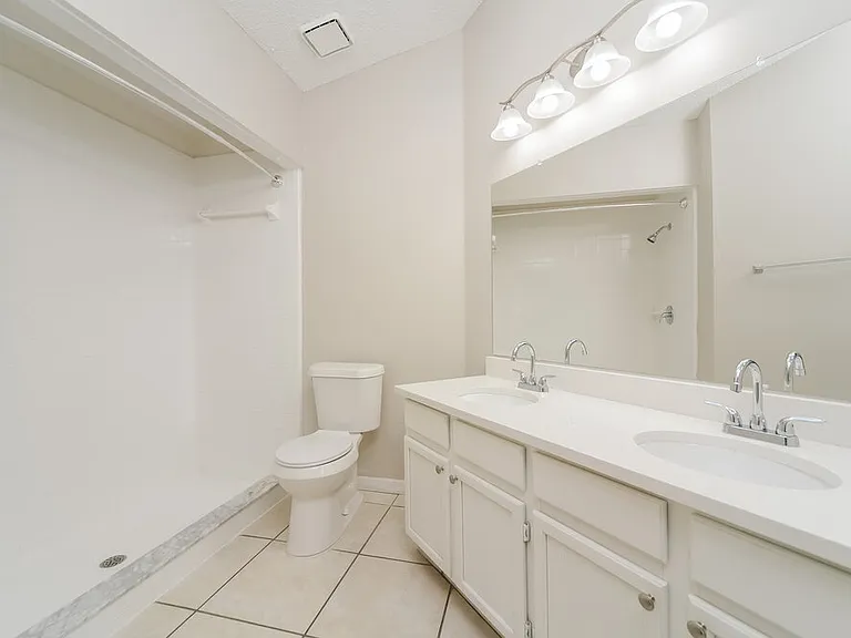 3235 Brewster Dr — Photo 12
