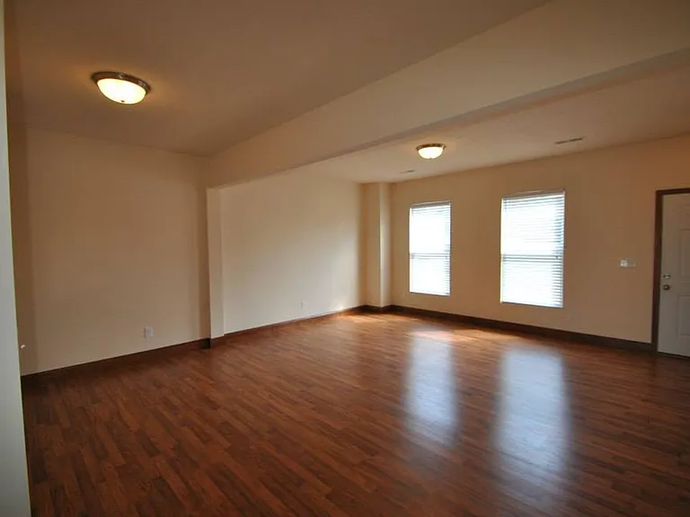 Eagle View Luxury Apartments — Photo 237
