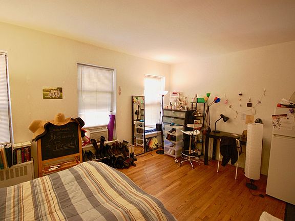 2nd image of 1527 York Ave APT 2F