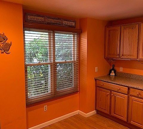 4th image of 901 Williamsburg Dr
