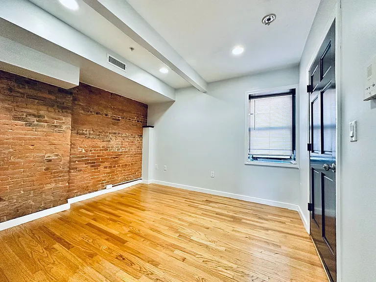 831 Chapel St — Photo 22