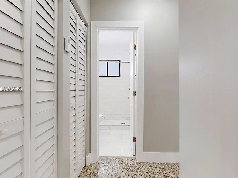 101 W 11th St #1 — Photo 17