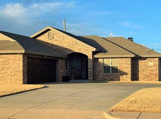 102 Gary Ave, Levelland, TX 79336