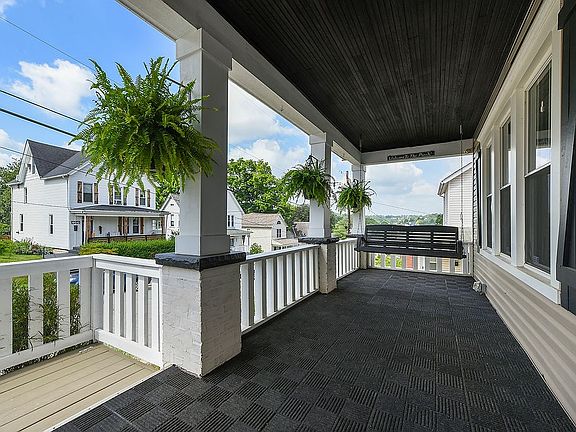 3rd image of 723 8th St