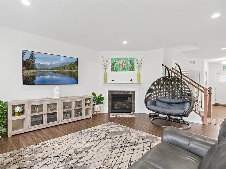 657 Aster Rd — Photo 8