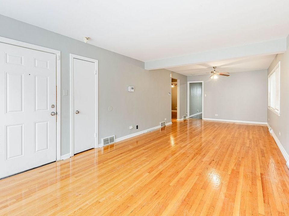 1st image of 7637 S Essex Ave APT 1
