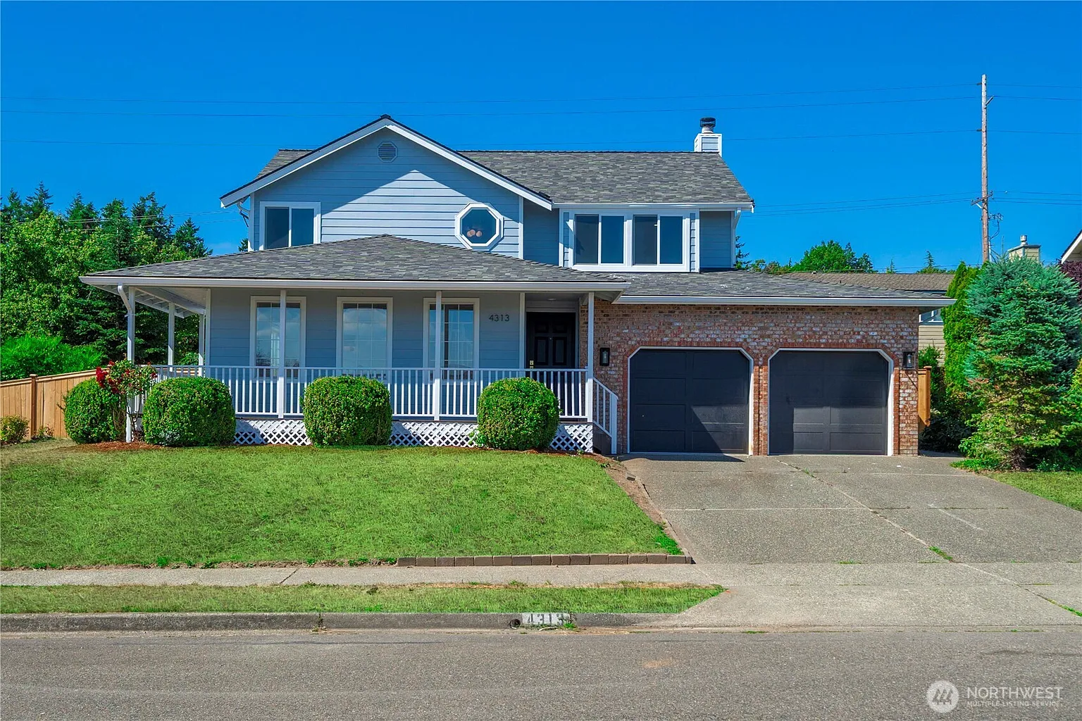 4313 Harbor Ridge Road NE photo 1