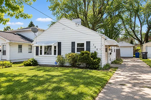 Darling 2BR Home with Everything On One Floor! Gorgeous Hardwoods, Updated Kitchen and Bath, Priv... — Photo 1