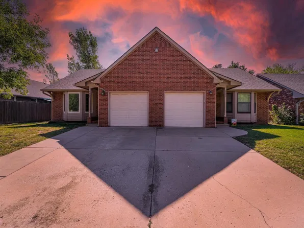 9425/9427 E Longlake Cir, Wichita, KS 67207