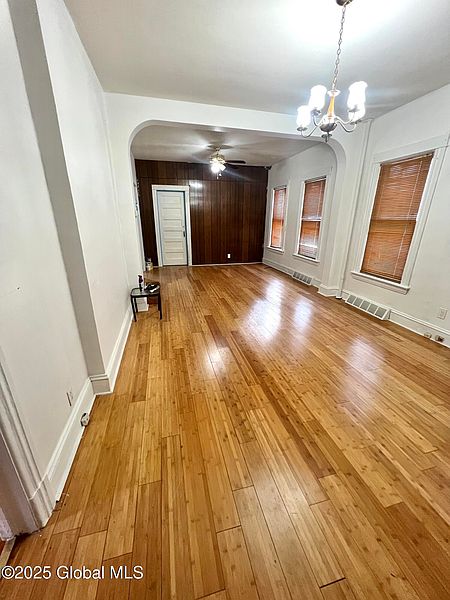 4th image of 523 McClellan Street