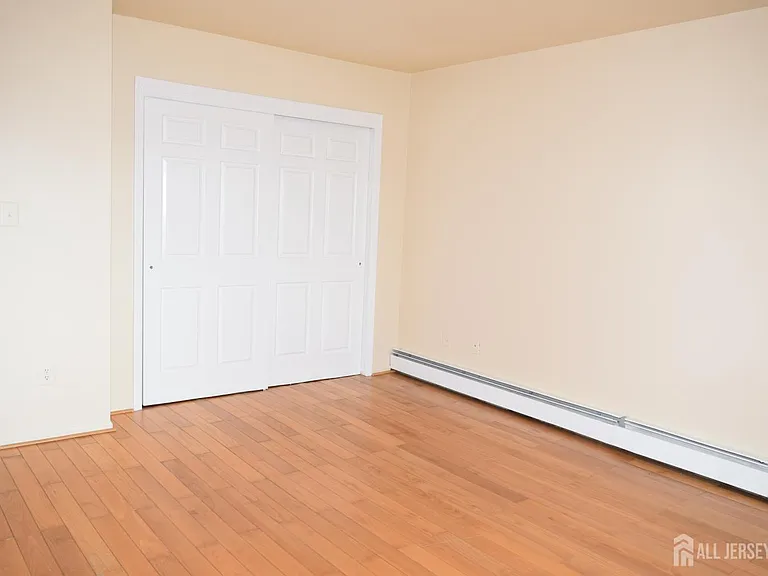 31 Larch St — Photo 23