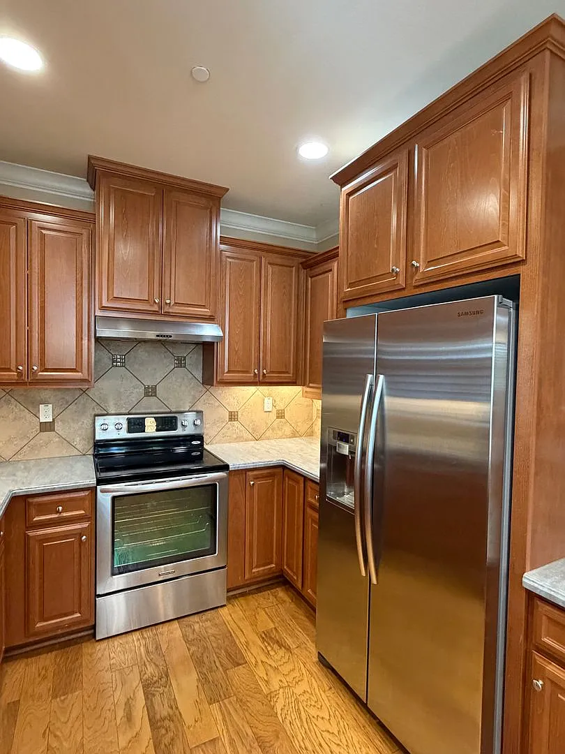 Gorgeous 2 Bedroom In Eskaton Village Roseville - 55+ Only!! — Photo 2
