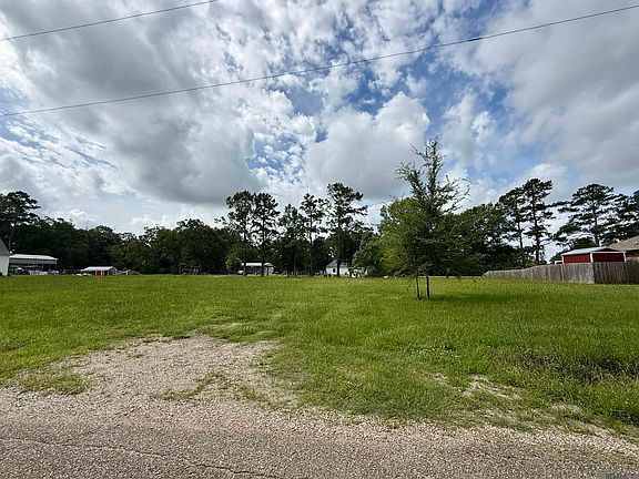 4th image of 44077 Lebeau Rd