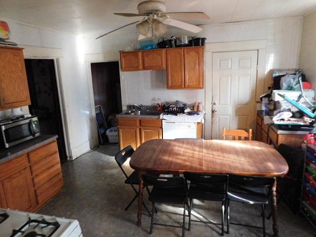 2nd image of 1706 N Elm St