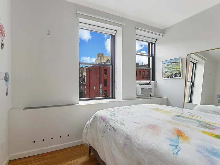 104 W 70th St #4F — Photo 9