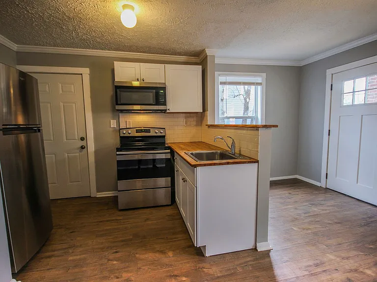 508 S Highland Park Ave #104 — Photo 9