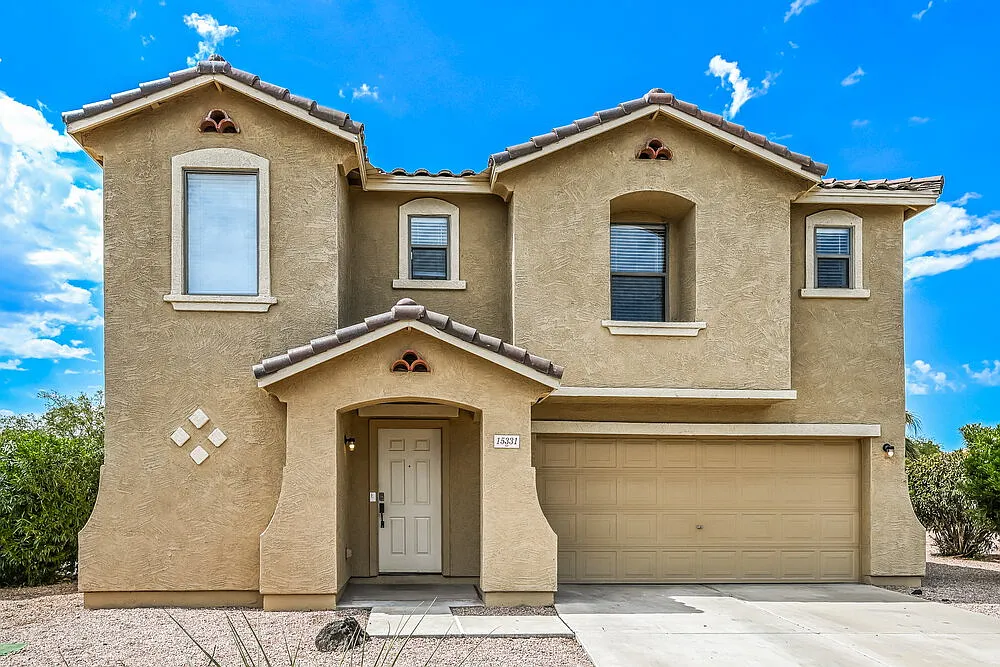 3 bed, 2.5 bath, 2257 sqft, $2,070 — Photo 1