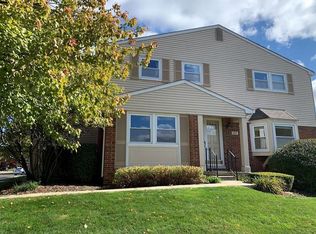 5199 Buckingham Pl, Troy, MI 48098