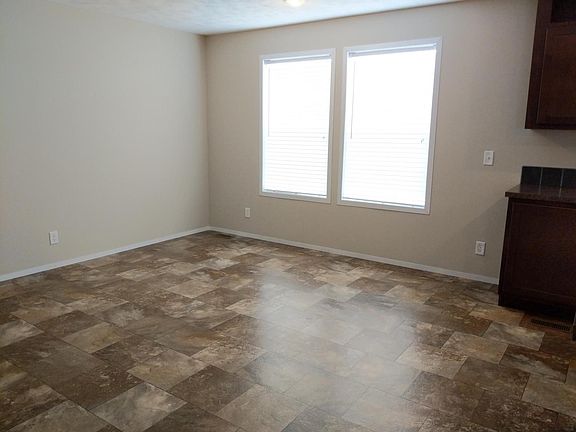 3rd image of 707 Freedom Ct