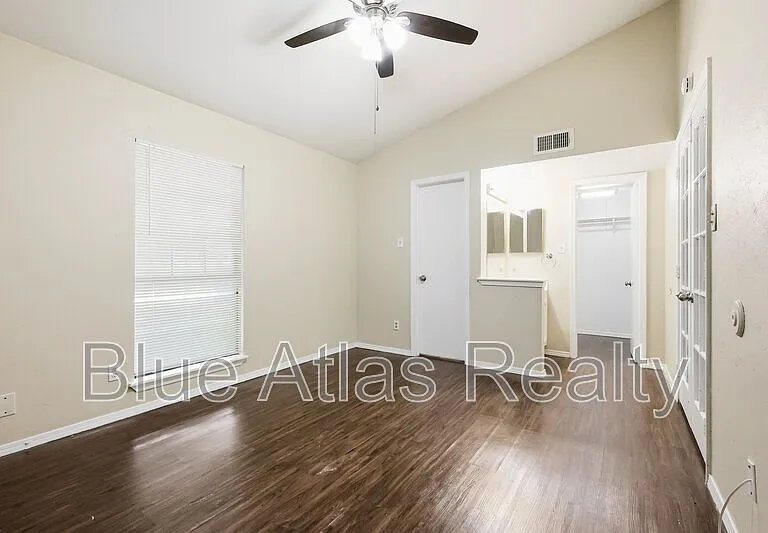 3048 Navarro Ln #1 — Photo 9