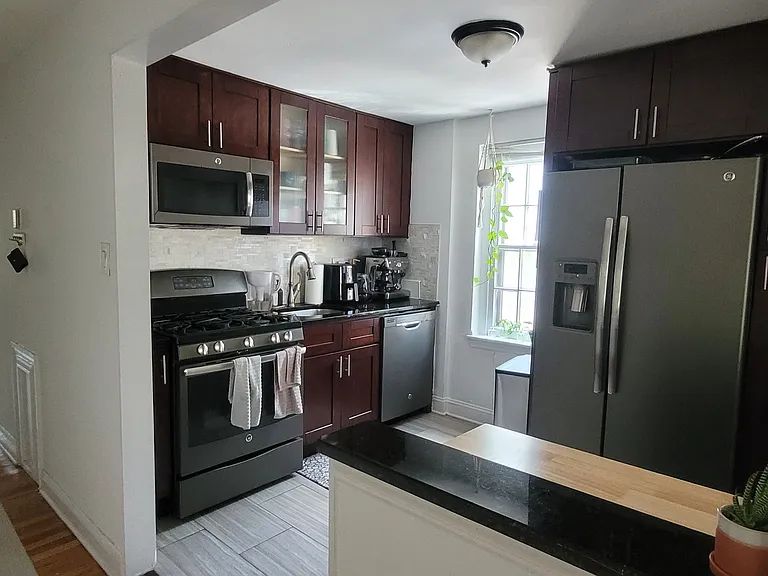 Van Pelt on the Square - 415 S Van Pelt Street — Photo 12