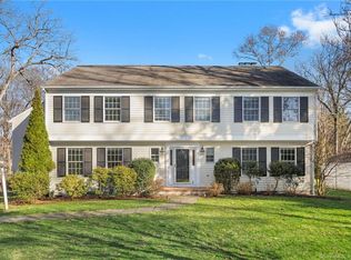 9 Rainbow Cir, Darien, CT 06820