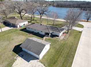 1290 Cedar Lane Rd, Waverly, IA 50677