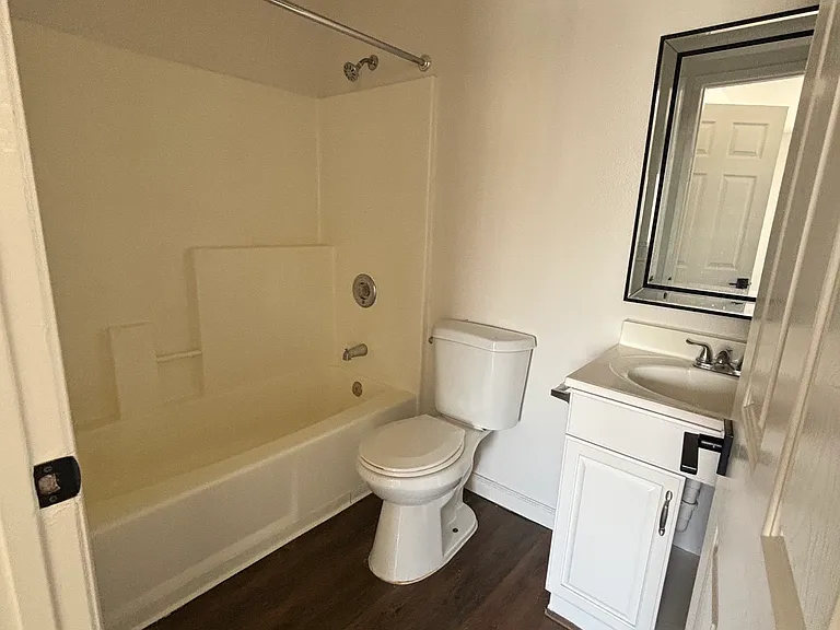 2583 Ulric St #4 — Photo 9