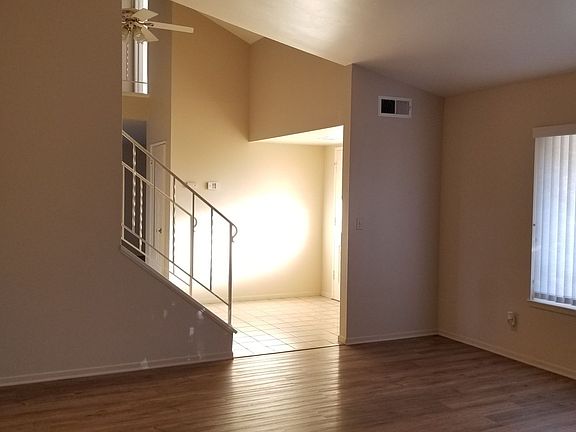 4th image of 159 Glenbrook Ave