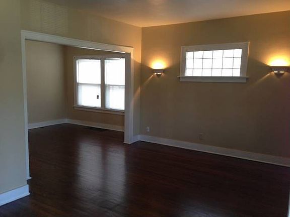 Living room & dining rm